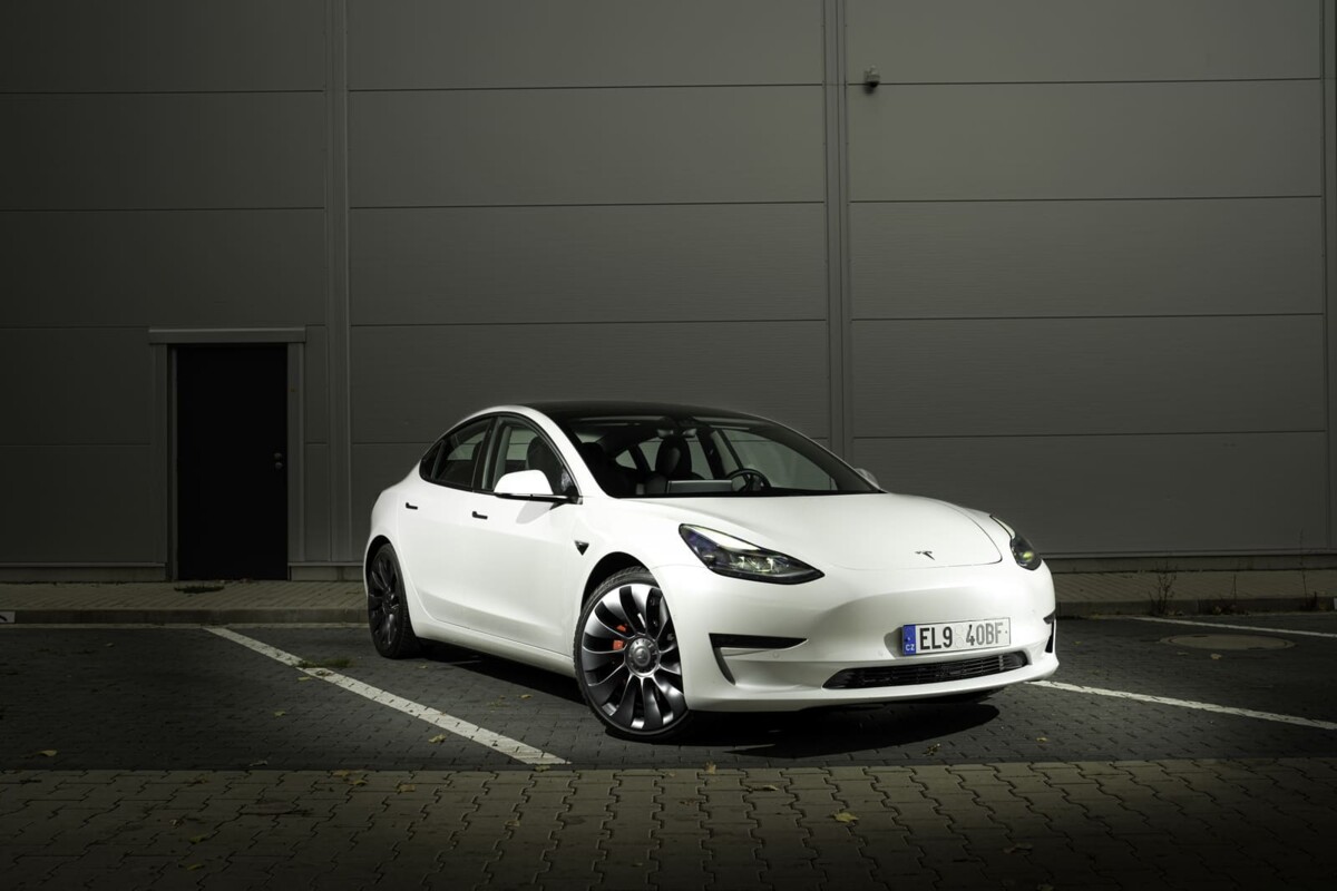 Brilo Team – Myšlenky UX Designéra: Design of Everyday Things VS Tesla Model 3